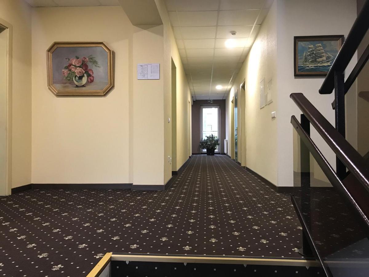 ホテル Keta Marijampolė エクステリア 写真